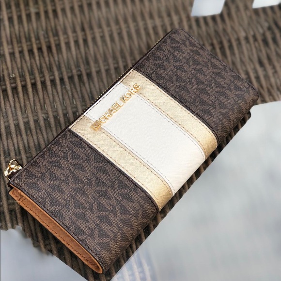 Michael kors jet set travel center stripe wallet